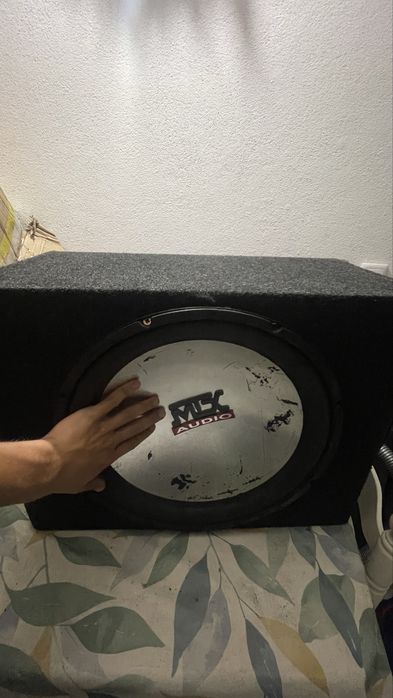 Subwoofer MTX + Amplificador