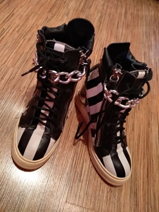 Кожаные демисезонные женские сапоги полусапожки казаки ботинки