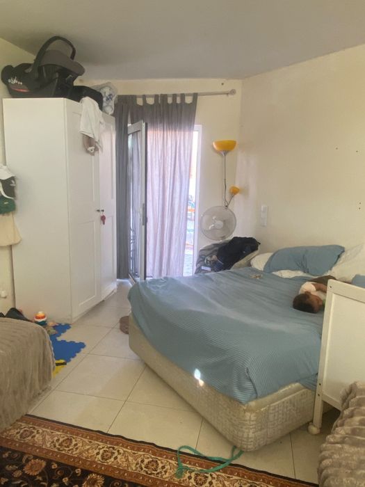 Quarto casal com quintal (e possivel gararem)