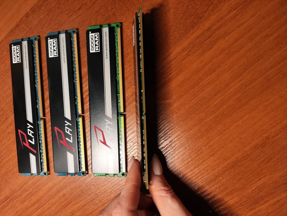 Ігрова Оперативна память з радіатором
GOODRAM PLAY DDR3 2GB