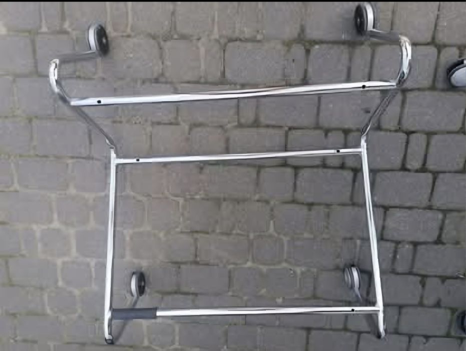 Sprzedam 30 oryginalnych krzeseł Seattable Design ILIAN MILINOV