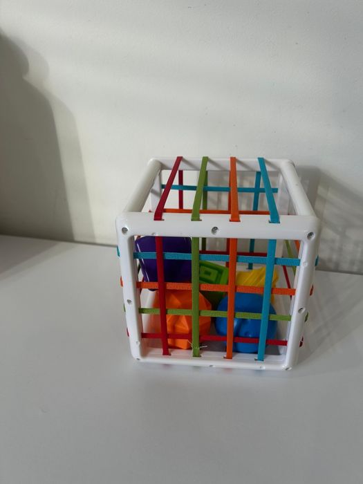 Дитячі іграшки  розвиваючі