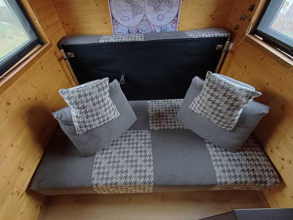 Sofa com almofadas de costa amovíveis