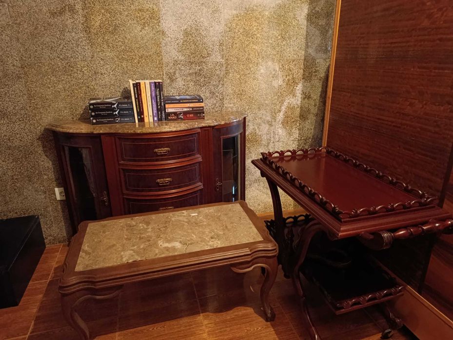 Mesinha de centro e movel