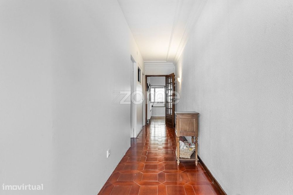 Apartamento T3 de cobertura, com terraço e garagem
