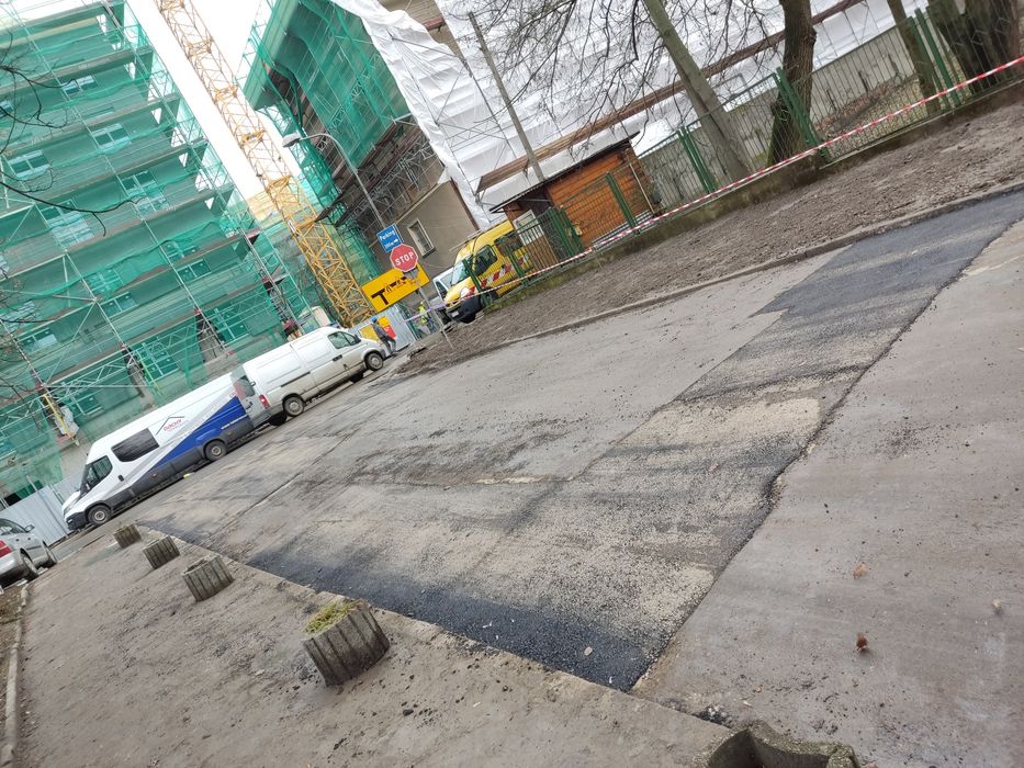 Układanie asfaltu naprawa drogi,dziur ogólnie wszystko