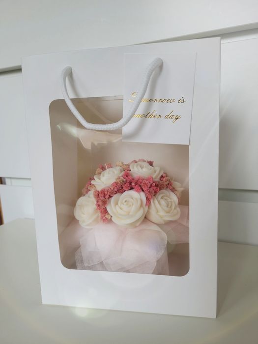 Flowerbox, swieca sojowa, wieczny bukiet