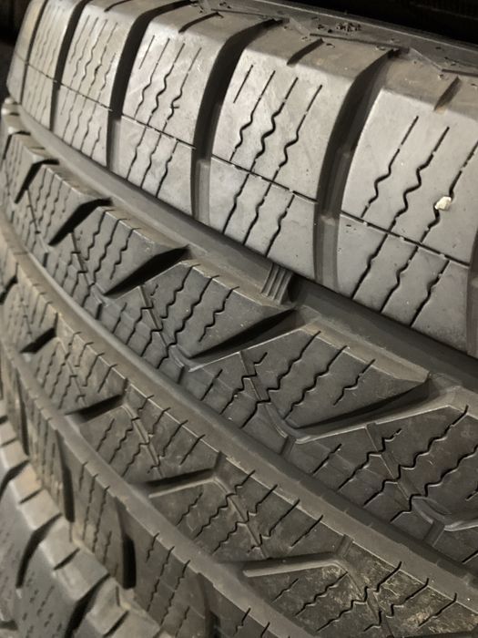 Шини б/у всесезонные 215/65 R16c GoodYear Vector4S Cargo