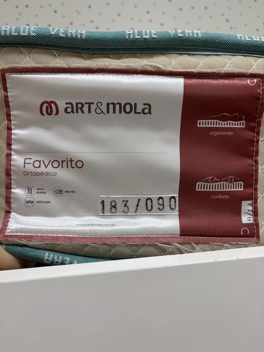 Vendo beliche infantil/juvenil, ideal para otimizar  o espaço do quarto. Estrutura moderna em branco, muito funcional e com bastante arrumação.