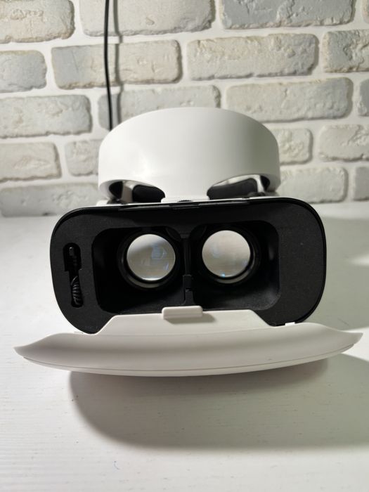 Окуляри віртуальної реальності для телефону
Використовувати один раз