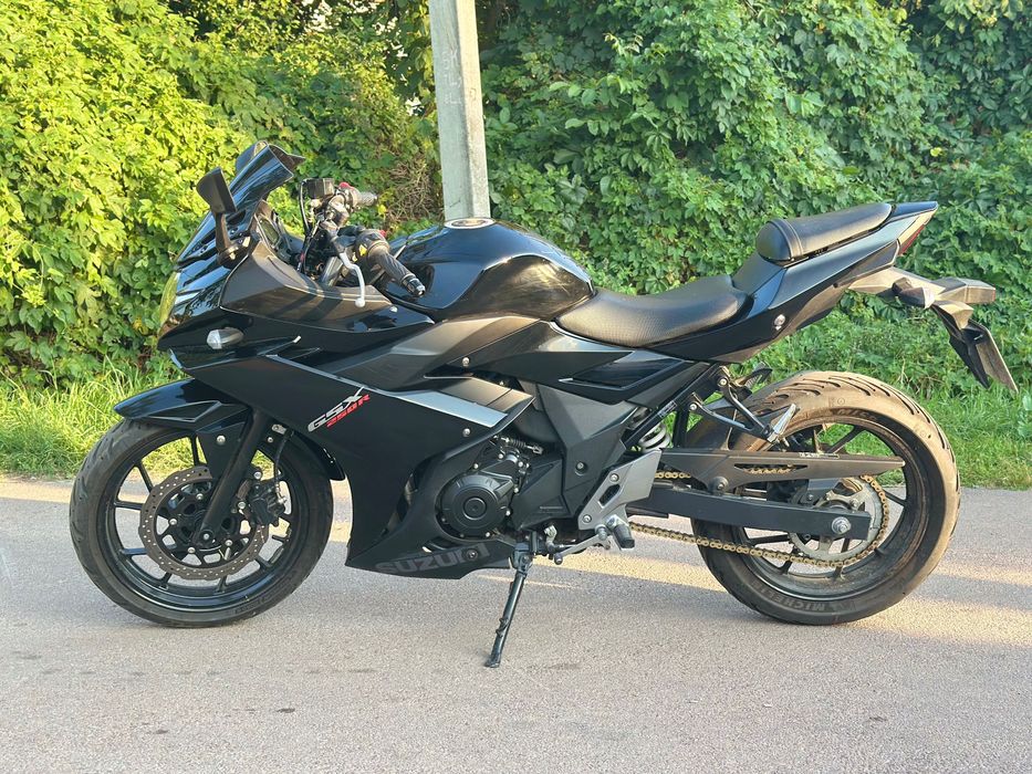 Мотоцикл Suzuki gsx250r