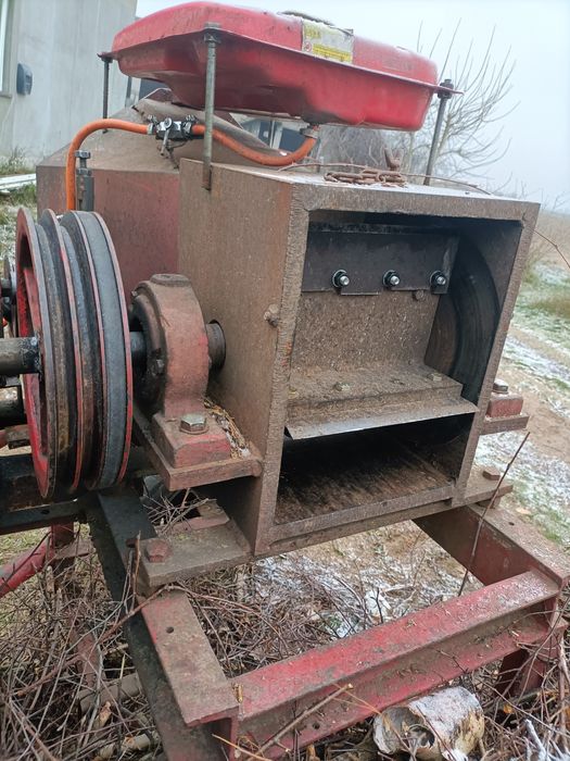 Rębak do gałęzi na 4 noże wydajny i mocny