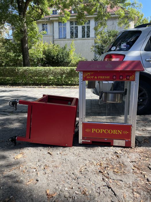 Retro maszyna do popcornu z wozkiem czerwona 1500 W 5kg/h