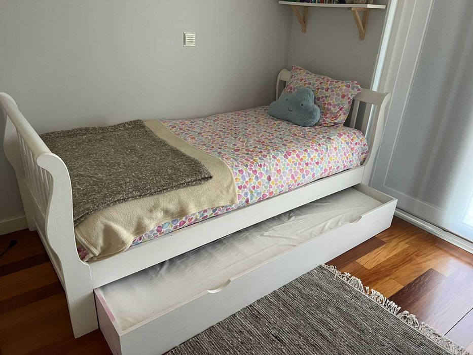 Bicama com gaveta e colchões, ótimo estado!