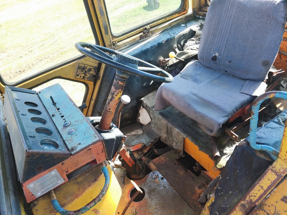 Продам ,трактор ,плуг