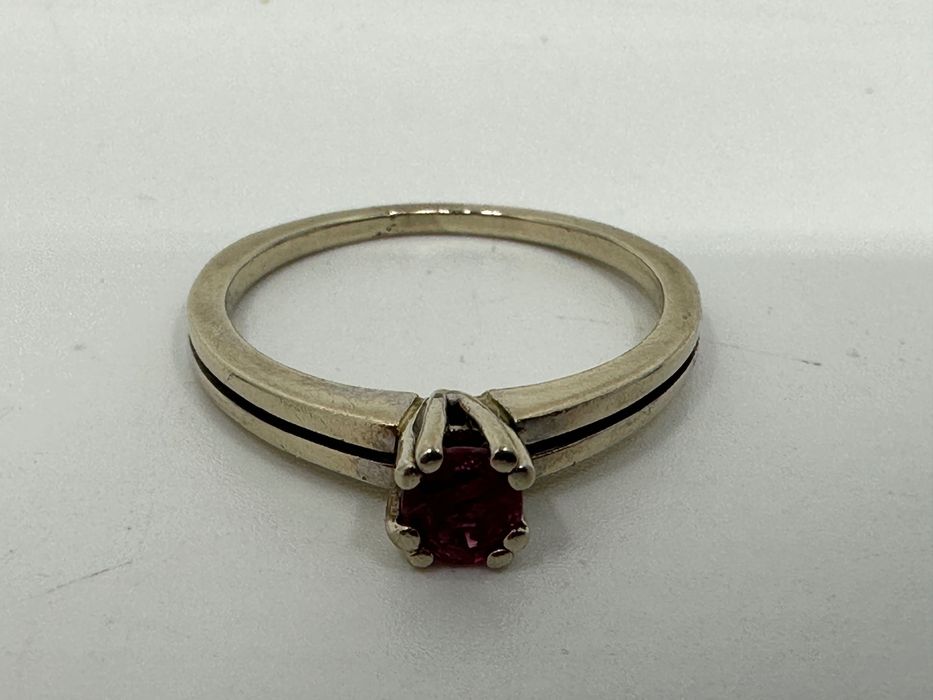 Pierścionek z rubinem złoto próba 585