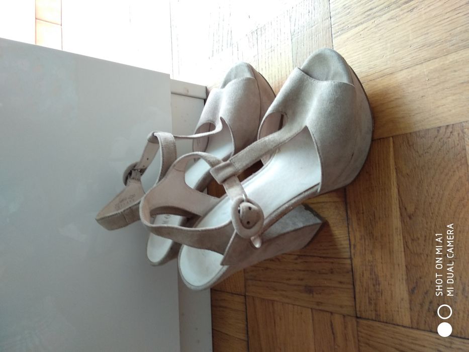 Włoskie, skórzane, stabilny obcas, nowe, 36