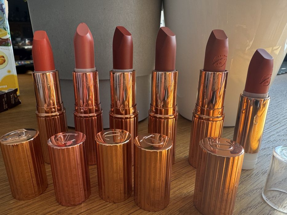 Ponadka Charlotte Tilbury