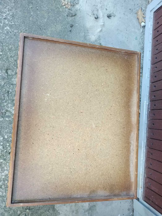 drewniany stoliczek, kwietnik