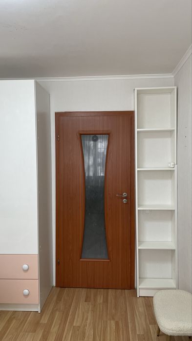 Комплект меблів в дитячу кімнату