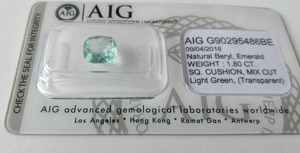 Esmeralda natural com 1,80 Cts, Talhe Cushion, com Certificado