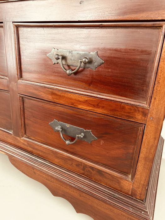 Cómoda rústica em madeira maciça