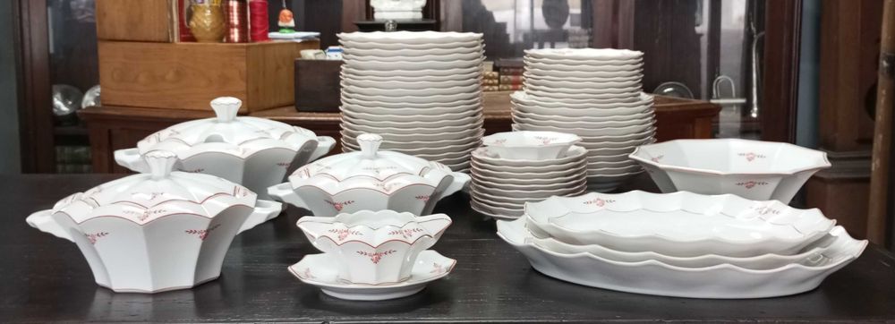 Serviço de jantar 12 pessoas porcelana S.P. Coimbra