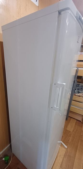 Продам морозильну камеру индезид