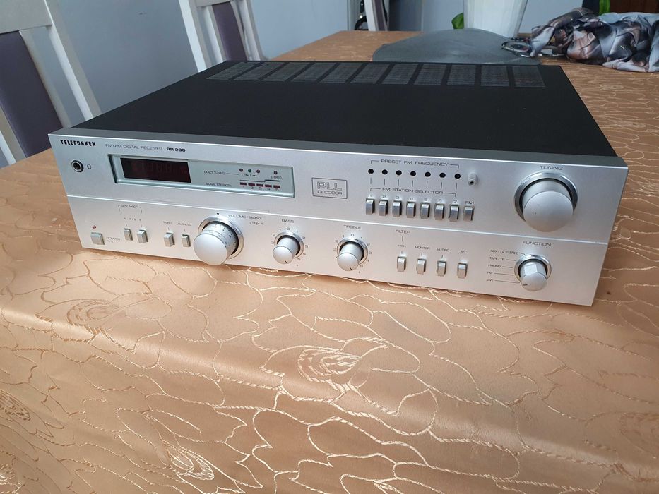 Amplituner telefunken RR200
