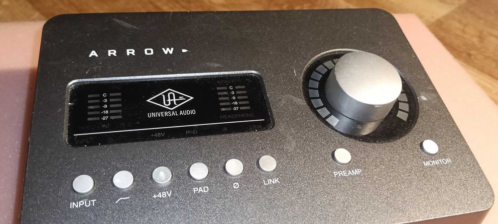 Universal Audio Arrow INTERFEJS - Karta Dźwiekowa