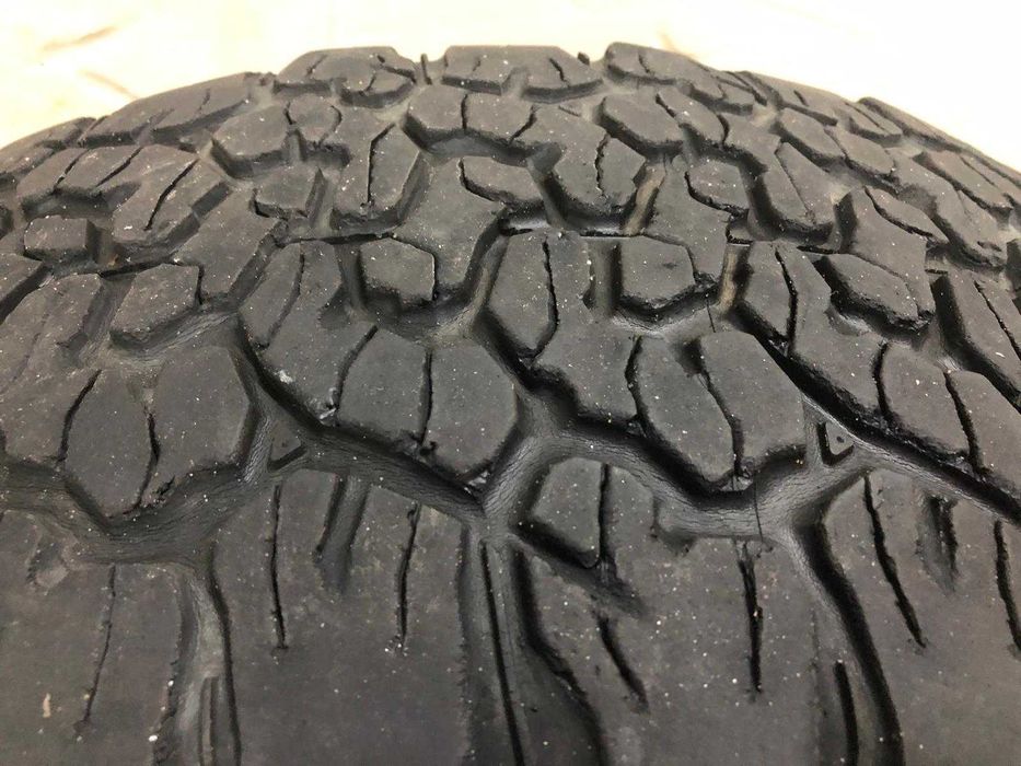 Par de Pneus BF Goodrich A/T KO2 275/70R16