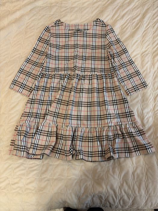 Сукня у клітинку