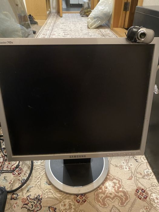 Настольный компьютер , системный блок , монитор , колонка, сабуфер