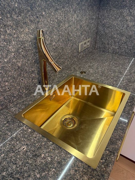 Продаж ексклюзивної квартири на Б. Хмельницького