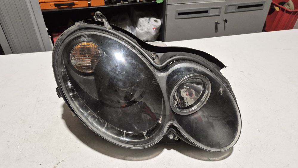 Lampa przod prawa Mercedes Benz SK3.481-113K.04