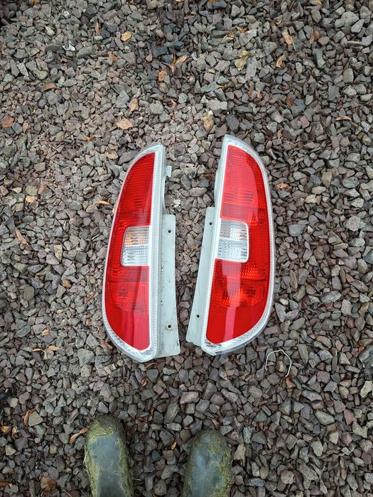 Skoda roomster lampa tył lewe kompletne oryginał Europa