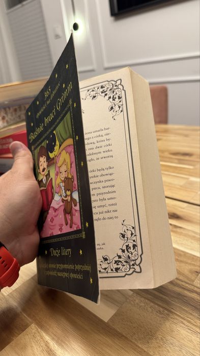 Ksiazka Basnie Braci Grimm 365 opowiesci na dobranoc Duze Lutery