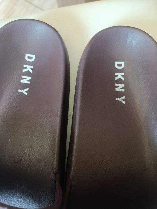 Klapki DKNY rozmiar 39