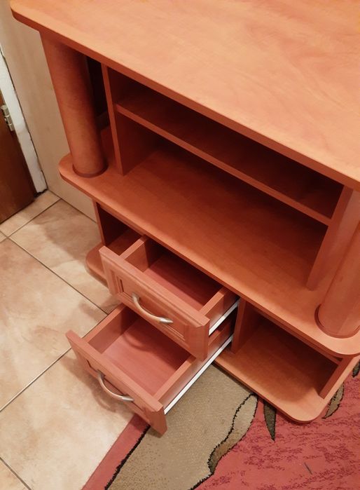 Stolik pod telewizor