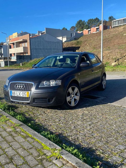 Audi A3 1.9 TDI SportBack (com rádio display + GPS)