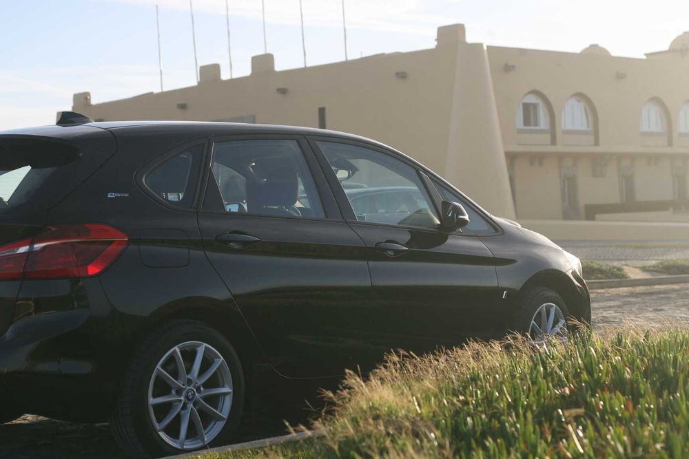 BMW 225xe active tourer híbrido plug-in