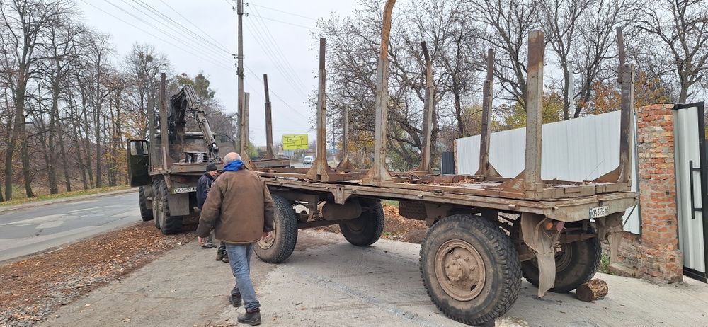 Урал маніпулятор з причіпом