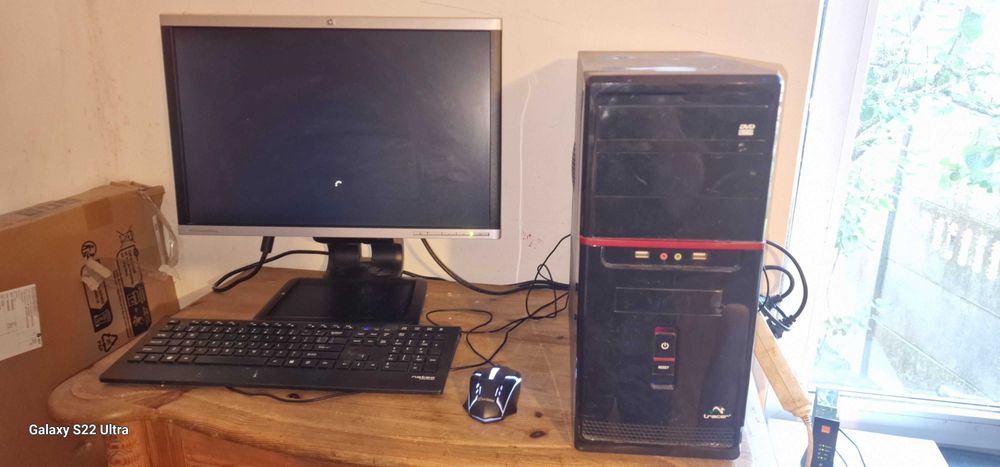 Komputer Stacjonarny + Monitor HP Compaq LA2205wg