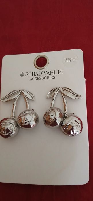 Brincos Stradivarius,  edição limitada