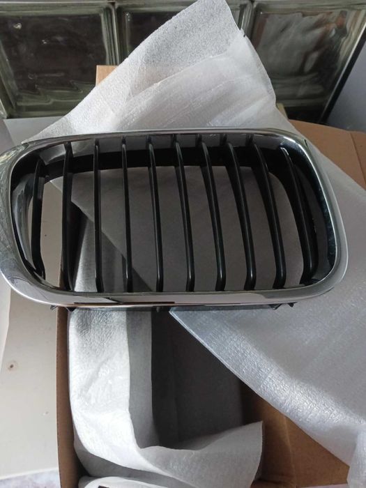 Grelhas frontais BMW 320d E46 Novas