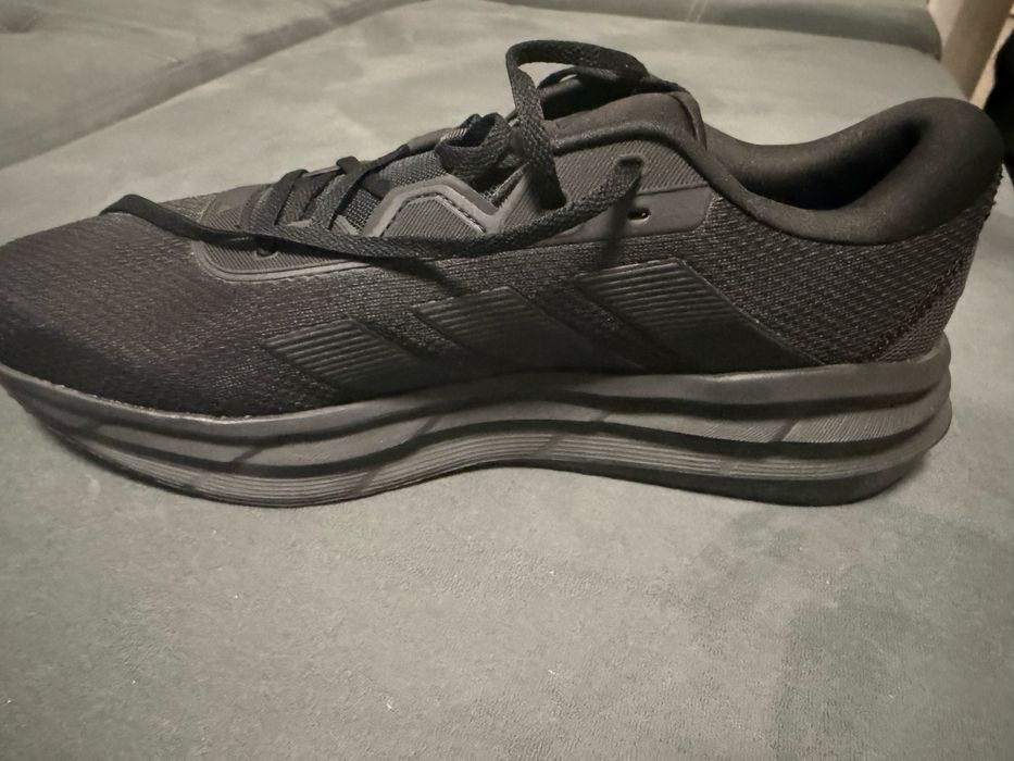 Кросівки чоловічі