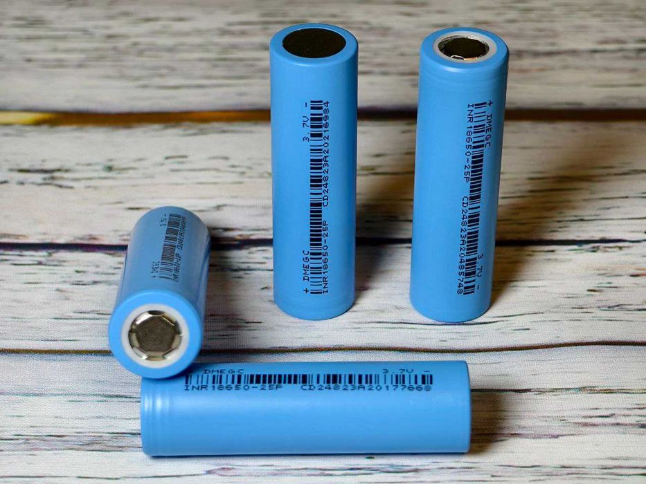 Акумулятор високострумовий DMEGC INR18650 25P 2500мА 20A