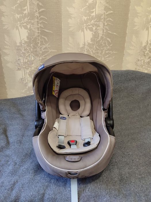 Автокрісло Chicco Auto Fix 0+