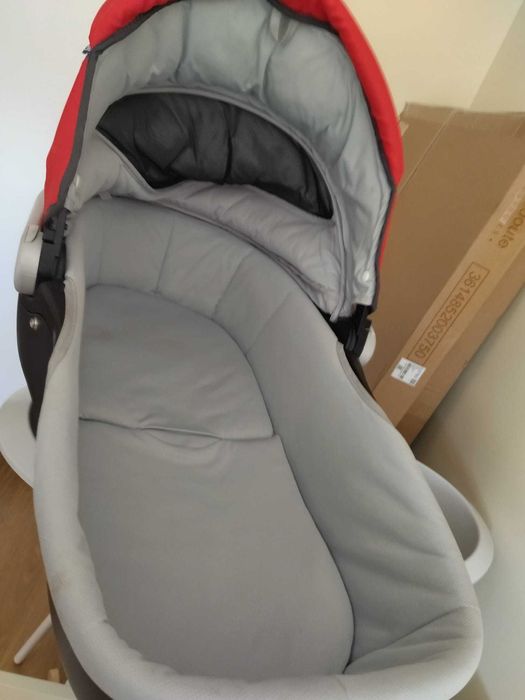 Alcofa bebé da marca Chico