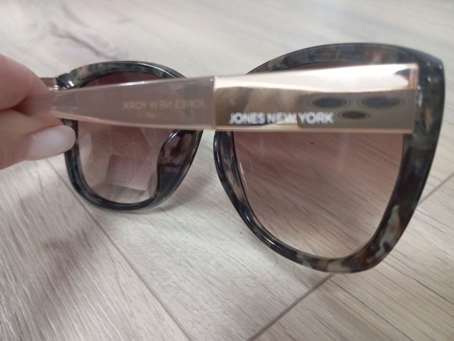 Сонцезахисні окуляри jones New York